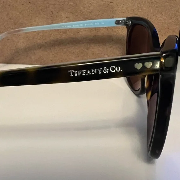 Tiffany and Co. sunglasses 🕶️ 💎 - Picture 6 of 8